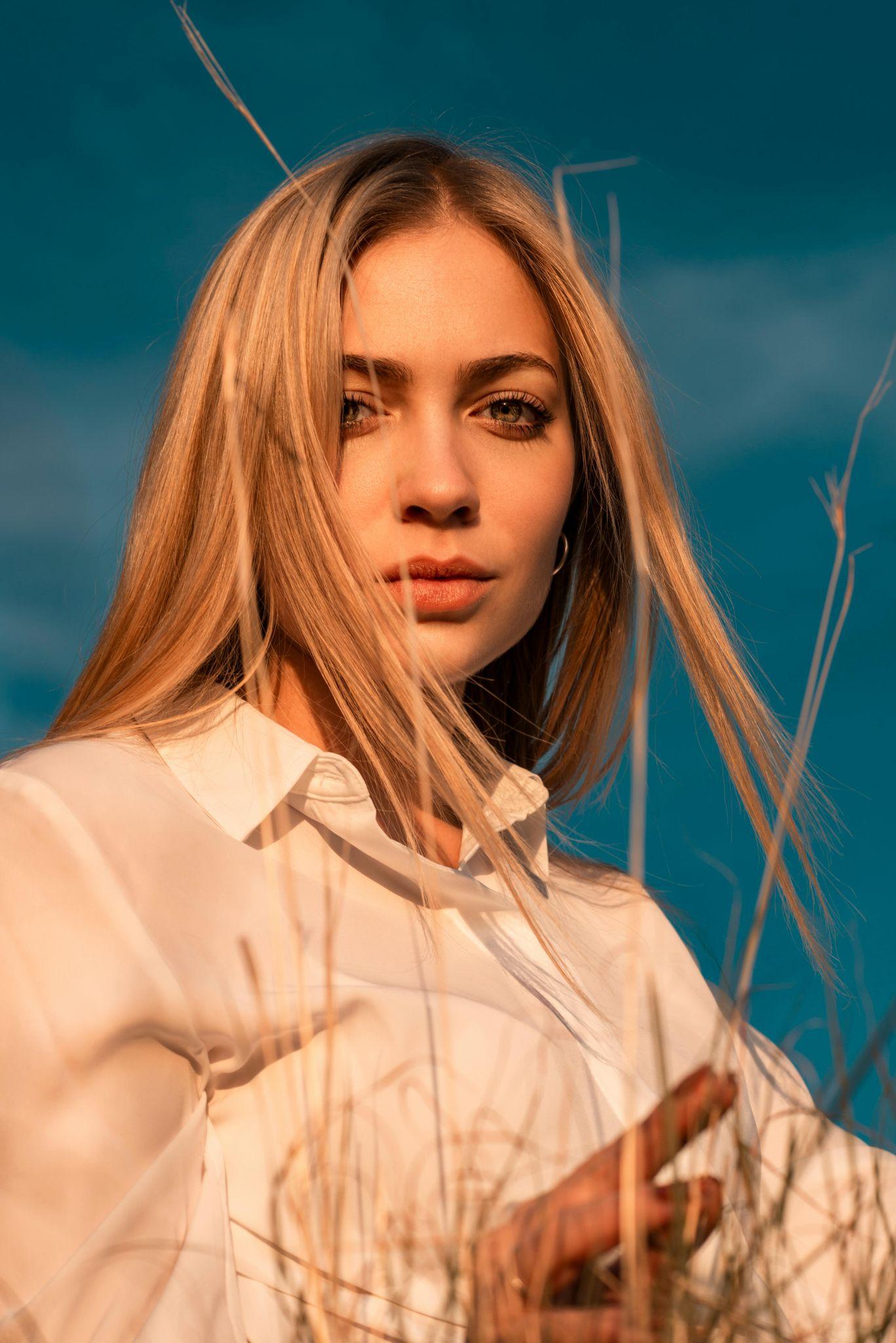 Girl with straight hair